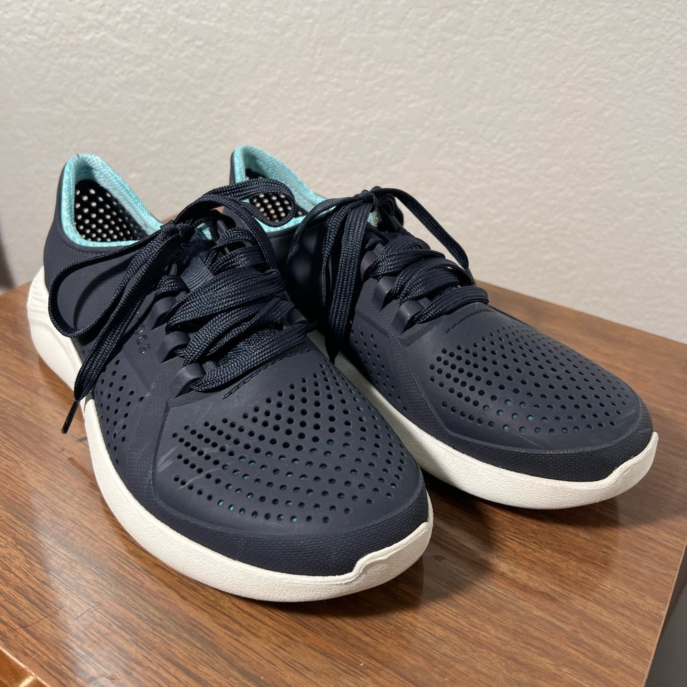 Crocs LiteRide Pacer-Women’s Sneaker